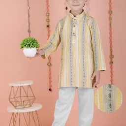 Sangria Boys Yellow Printed Cotton Blend A-Line Kurta & Pyjamas-picture-3