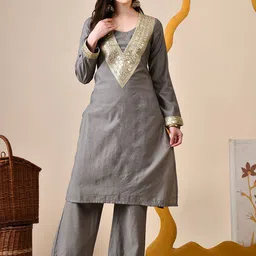 Myshka Women Floral Yoke Design Regular Patchwork Kurta with Trousers-picture-44