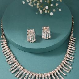 Fida Luxurious White Jewellery Set-image-47