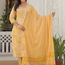 AARDRAA Women Floral Printed Cotton Kurta with Trousers & Dupatta-image-4