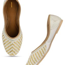 Anouk Women Embellished Ethnic Mojaris Flats-image-18