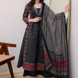 Anni Designer Women Floral Printed Regular Kurta with Palazzos & Dupatta-picture-48