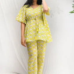 PHUTARI Printed V Neck Waistcoat With Trousers Co-Ords-image-7