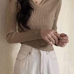 Outzidr Women Ribbed V-Neck Top-image-82