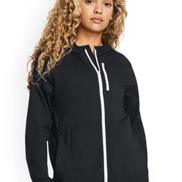 UNDER ARMOUR Launch Lightweight Jacket-image-96