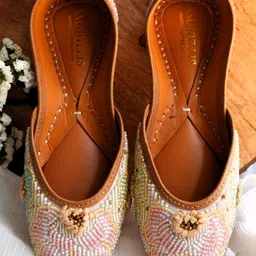 Amaryllis for her Women Mojaris Flats-image-61