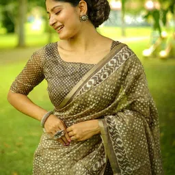 KALINI Geometric Block Print Saree With Blouse Piece image 3