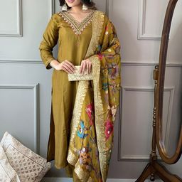 DIVASTRI Floral Embroidered Thread Work Pure Cotton Kurta With Trousers & Dupatta-picture-38