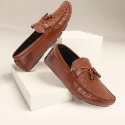 FAUSTO Men Textured Lightweight Loafers-image-11