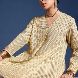 Taavi Pure Cotton Indie-Floral Print V-Neck A-line Block Print Legacy Kurta-15