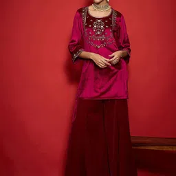 Shae by SASSAFRAS Women Embroidered Regular Velvet Kurta with Palazzos-image-76