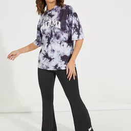 Styli Grapchic Print T-Shirt & Flared Pant Co-Ord Set-image-42