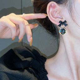 FIMBUL Set Of 2 Gold-Plated Artificial Stones Studded Heart Shaped Drop Earrings image 5