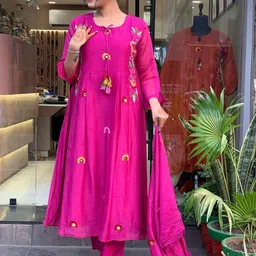 GRIOPY Women Regular Thread Work Chanderi Silk Kurta with Trousers & With Dupatta image 3