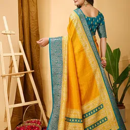 DIVASTRI Checked Zari Kanjeevaram Saree image 5