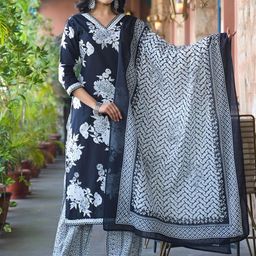 Varanga Women Floral Printed Regular Pure Cotton Kurta with Trousers & With Dupatta-2