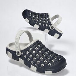 Looper Men Self Design Clogs-image-54