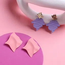 DressBerry Set Of 2 Gold-Plated Contemporary Drop Earrings-17