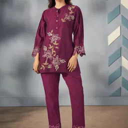 AUTUMN LANE Embroidered Top With Trouser Co-Ords-image-27