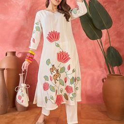 Sangria Floral Embroidered Sweetheart Neck Thread Work A-Line Kurta With Trousers-image-75