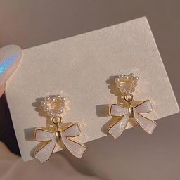 Lady Raiment Contemporary Studs Earrings-16