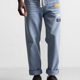 HERE&NOW Men Regular Fit Mid-Rise Low Distress Heavy Fade Jeans-picture-27