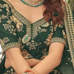 DIVASTRI Embroidered Sequinned Semi-Stitched Lehenga & Unstitched Blouse With Dupatta image 3