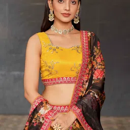 ETHNIC PLUS Embroidered Sequinned Semi-Stitched Lehenga & Unstitched Blouse With Dupatta image 3