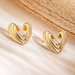 Rubans Set of 2 18K Gold-Plated Hammered Textured Half Hoop & Heart Shape Stud image 2