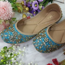 Fulkari Women Embellished Ethnic Mojaris Flats-picture-12