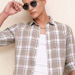 HIGHLANDER Men Cutaway Collar Checked Cotton Casual Shirt-image-53