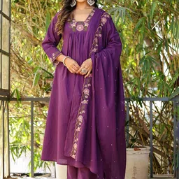 Ekta Textiles Women Floral Embroidered Kurta with Trousers & Dupatta-image-31