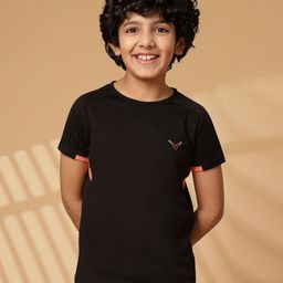 Invincible Boys Pockets T-shirt-image-73