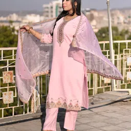 VredeVogel Women Ethnic Motifs Embroidered Regular Kurta with Trousers & With Dupatta-image-23