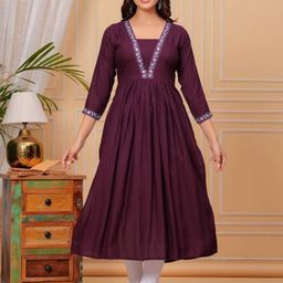 KIAARON Floral Yoke Design Thread Work Square Neck Pleated A-line Naira Cut Kurta-4