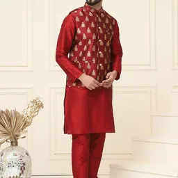 SOJANYA Men Regular Kurta with Churidar image 4