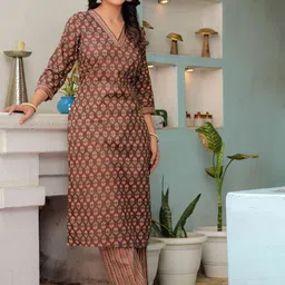 Bunkari Floral Printed Pure Cotton Straight Kurta with trousers-picture-50