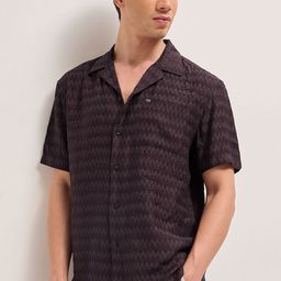 THE BEAR HOUSE Men Textured Cuban Collar Casual Shirt-picture-6
