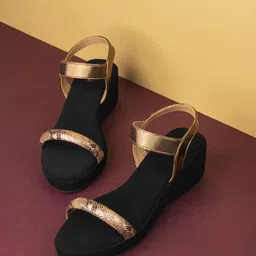 Inc 5 Women Embellished Party Wedge Sandals-picture-21