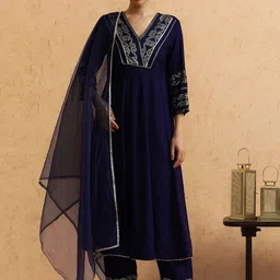 STYLEBAAZI Floral Embroidered V-Neck A-Line Thread Work Kurta With Trousers And Dupatta-image-23