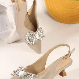 Dollphin Women Grey Heels-21