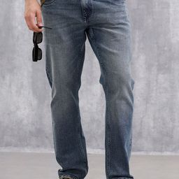 WROGN Men Comfort Straight Fit Mid-Rise Heavy Fade Jeans-picture-10
