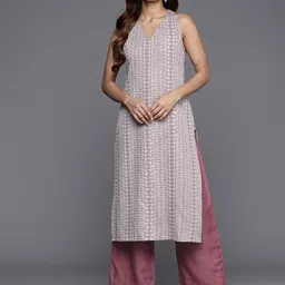 Varanga Ethnic Motifs Woven Design V-Neck Regular Kurta with Trousers-32