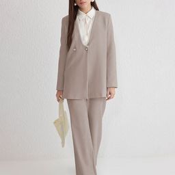 Trendyol V-Neck Coat With Trousers-image-42