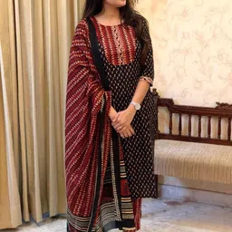 Moda RapidoFloral Printed Round Neck Straight Kurta With Trousers And Dupatta-image-16