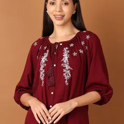 V-Mart Embroidered Round Neck Straight Tunic-picture-48