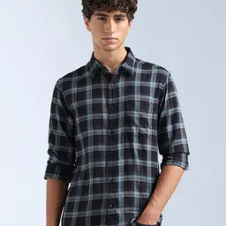 Flying Machine Men Checked Spread Collar Pure Cotton Casual Shirt-picture-0
