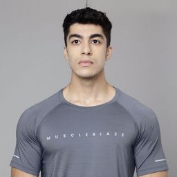 MuscleBlaze Men Pockets T-shirt-image-86