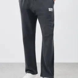 Styli Men Oversized-Fit Mid-Rise Track Pant-image-16