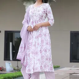 DIVASTRI Women Floral Printed Regular Sequinned Kurta with Trousers & With Dupatta image 3